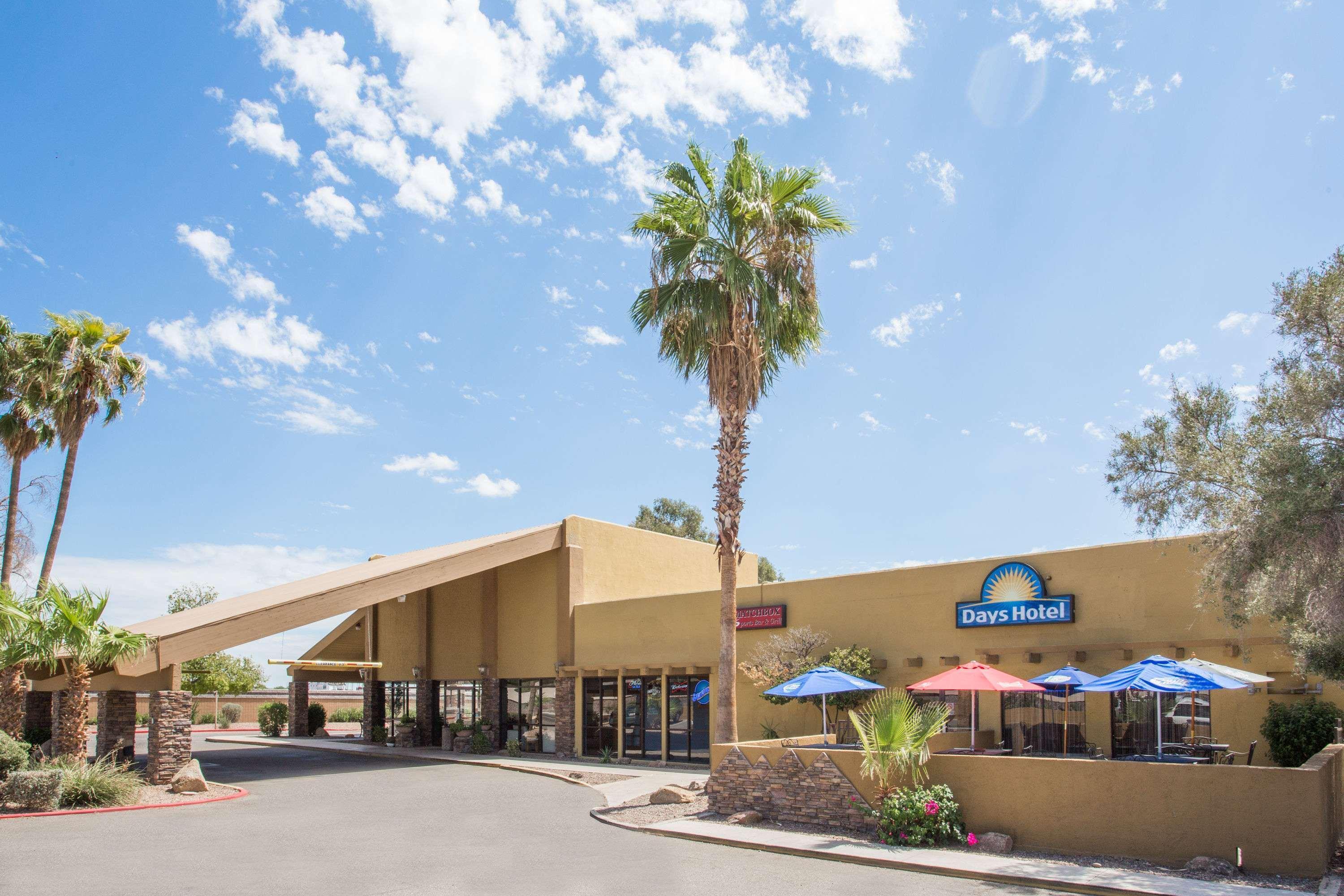 Days Hotel By Wyndham Peoria Glendale Area Экстерьер фото